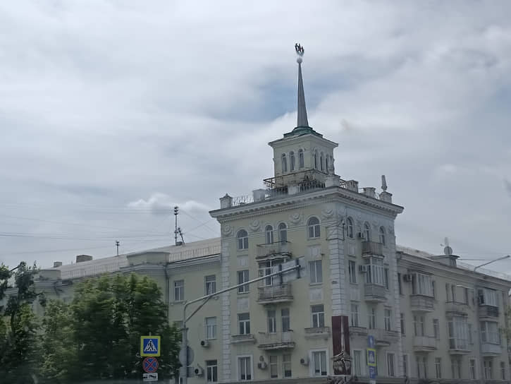 Знакомые шпили сталинского ампира можно найти почти в каждом постсоветском городе