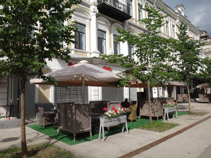 Летние кафе в Саратове открылись и на проспекте Столыпина