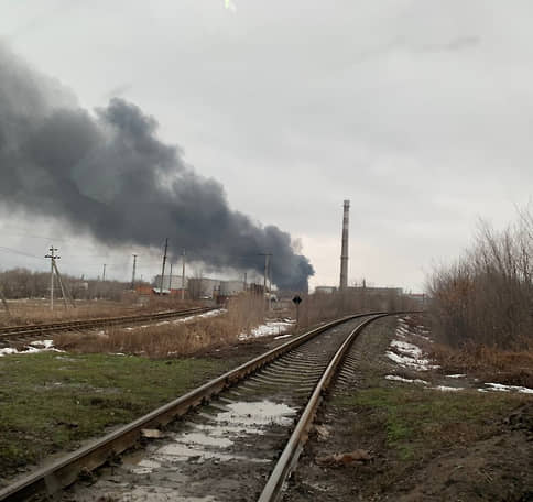 После атаки беспилотников энгельсская промзона горела прядка пяти дней