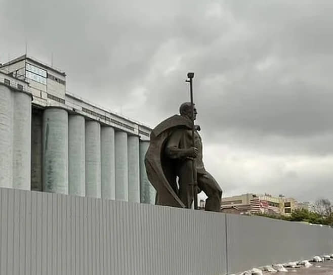 Чиновники обнаружили, что памятнику нужен ремонт, хотя последний проходил в 2023 году