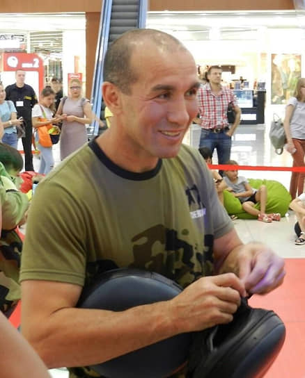 Старший тренер Саратовской области, мастер спорта СССР Едильбай Казиев носит звания Заслуженного тренера России