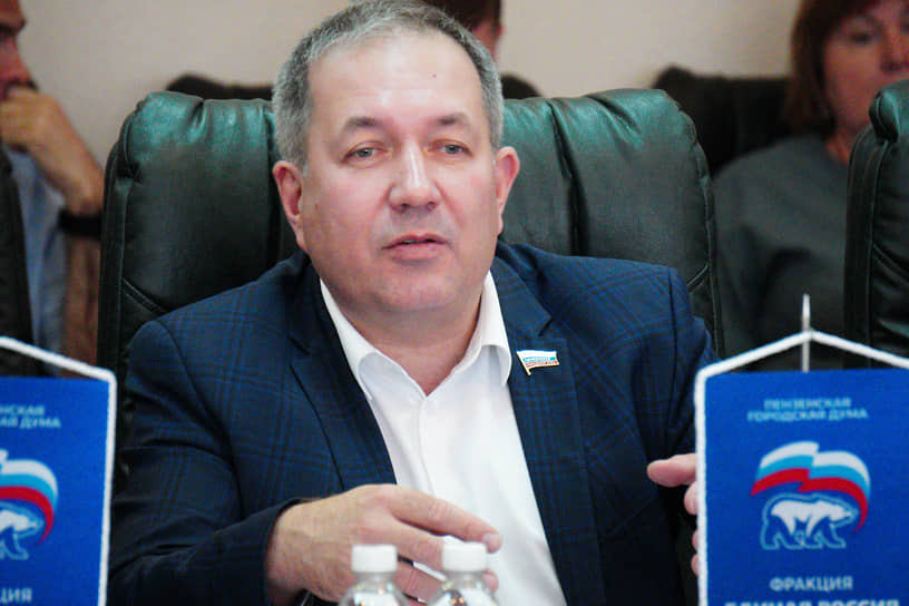 Преподаватель кафедры «Экономика, организация и управление производством» Пензенского государственного университета архитектуры и строительства Денис Желиховский заседает в городском совете третий созыв подряд