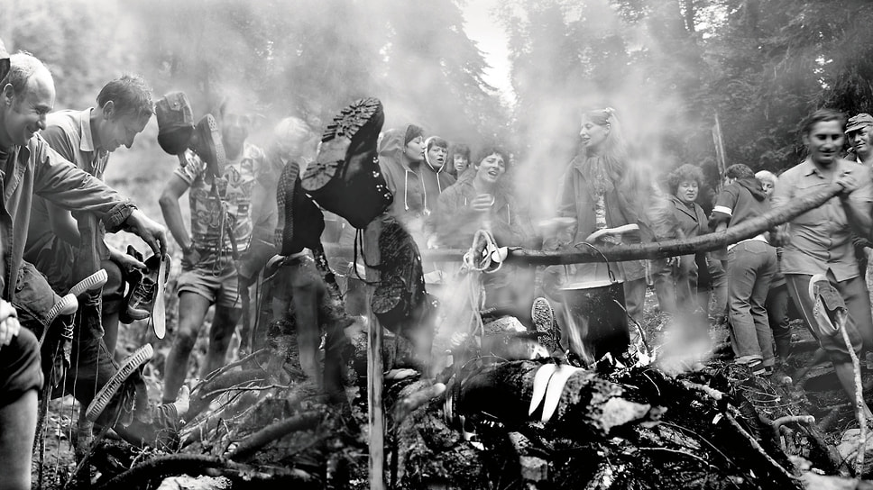 Снимки сопровождены комментариями не только самого автора, но и заслуженного журналиста Кубани, историка Игоря Сизова