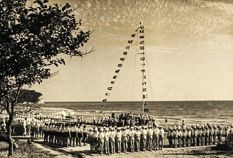 Первой дружиной «Орленка» стала «Солнечная». Впоследствии — детский лагерь «Солнечный»