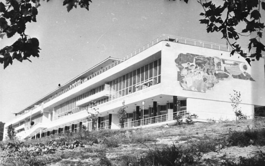 15 июня 1964 года состоялось открытие детского лагеря «Звездный»