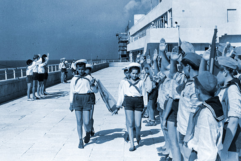 В 1966 году были открыты сразу два лагеря — «Лесной» и «Морской». Позднее «Лесной» был переименован в «Комсомольский», а «Морской» — в «Штормовой» в честь сторожевого корабля «Шторм», который в годы Великой Отечественной войны входил в состав Черноморского флота