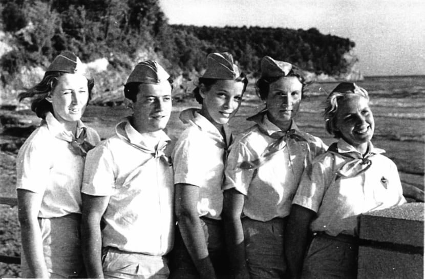 В 1967 году была открыта школа пионерских вожатых «Ориентир»