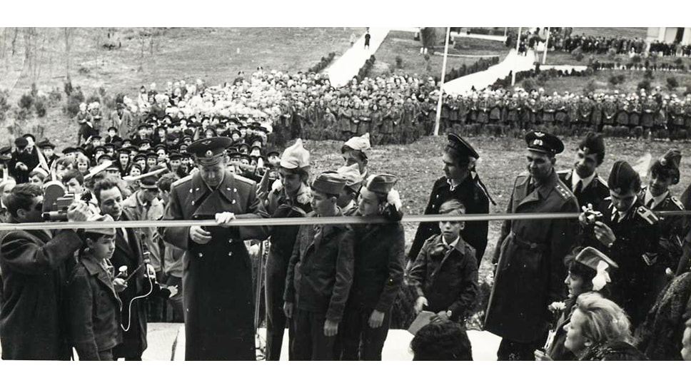 5 апреля 1969 года по инициативе Юрия Гагарина был открыт Дом авиации и космонавтики (сейчас Детский инновационный центр авиации и космонавтики). Красную ленточку у входа в здание перерезал космонавт Алексей Леонов