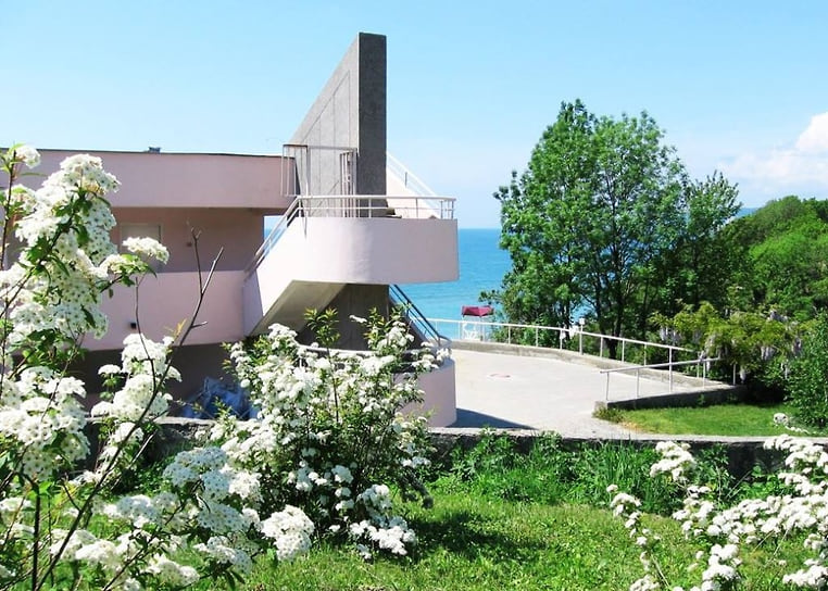 В 2000 году заработал детский лагерь «Олимпийский»