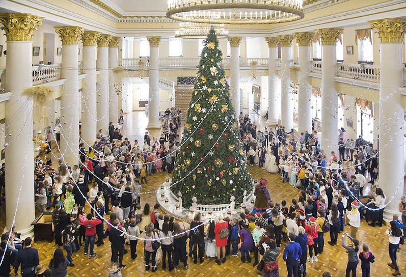 Концертный зал Зимнего театра Сочи способен вместить до 950 зрителей одновременно