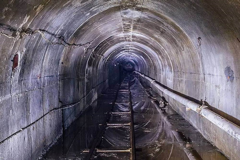 Сооружение подземных коммуникаций, без которых невозможно было обеспечить функционирование здания