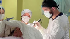 Нейрохирурги КБР впервые провели операцию на мозге пациентки без наркоза