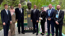 Памятник осетинскому поэту Коста Хетагурова открыли в Тегеране