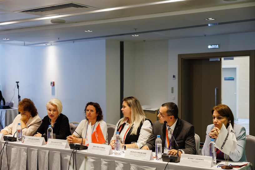 Участники мероприятия «Ъ-Кавказ» пришли к выводу, что для динамичного развития АПК необходимо внедрять цифровые технологии, усиливать меры господдержки хозяйств и бороться с дефицитом кадров