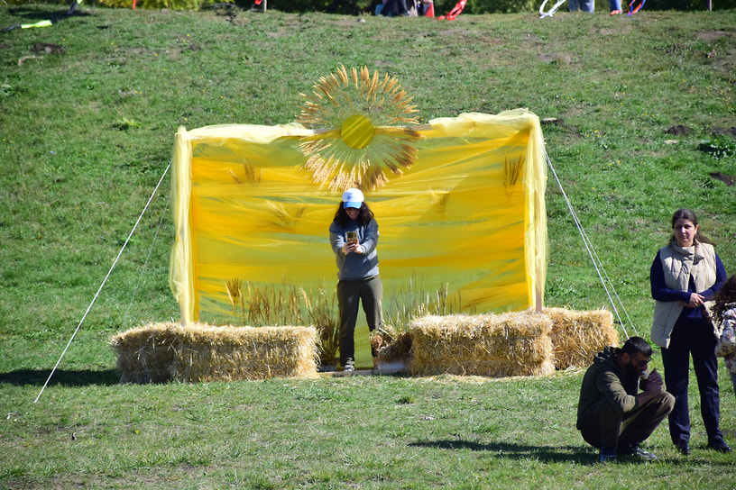 Для ярких селфи в солнечный день была организована фотозона
