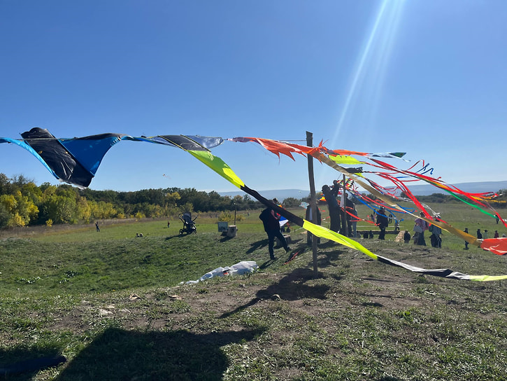 Для развлечения выбрали руины древней сторожевой башни — самой высокой точки Татарского городища
