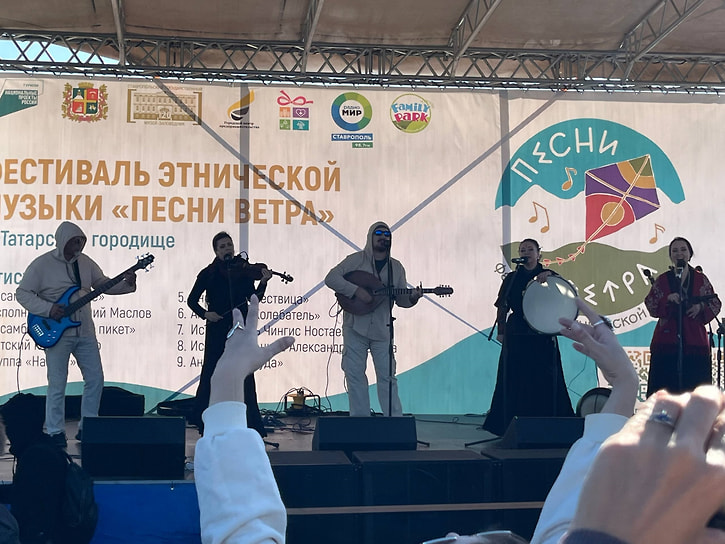 Артисты отметили, что у Новороссийска и Ставрополя много общего. Например, знаменитые ветра
