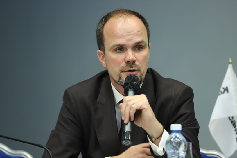 Министр курортов и оздоровительного туризма Ставрополья Андрей Толбатов поставил амбициозную задачу: край должен из региона, куда приезжают лечиться, стать местом, куда приезжают для того, чтобы больше не болеть
