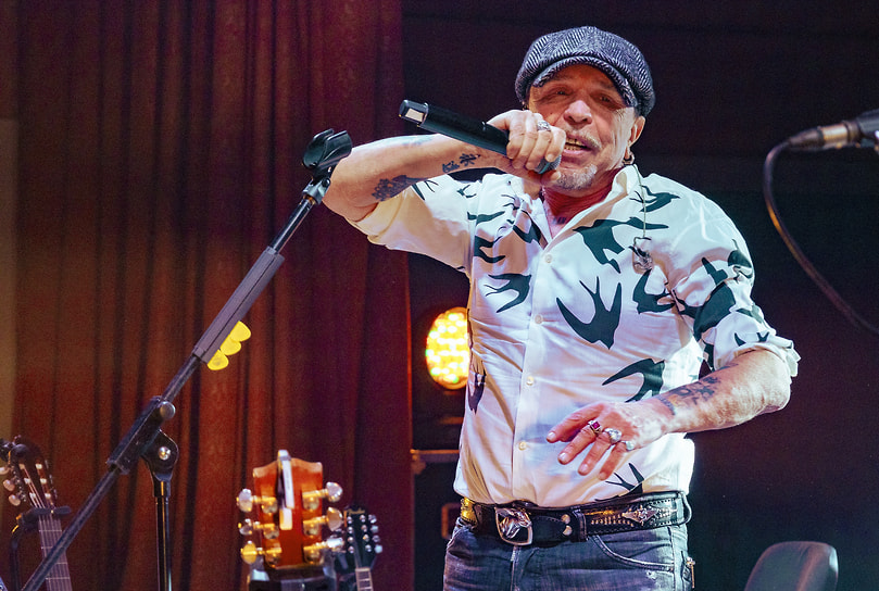 Рок-музыкант Гарик Сукачев