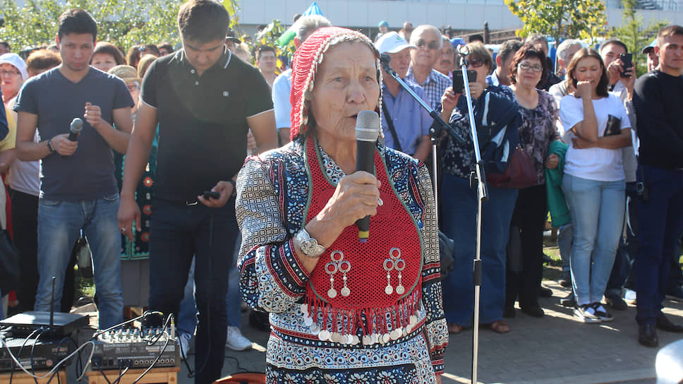 Судьбу движения «Башкорт» должен определить суд. На фото: Митинг движения "Башкорт" в защиту башкирского языка. Сентябрь 2017 года