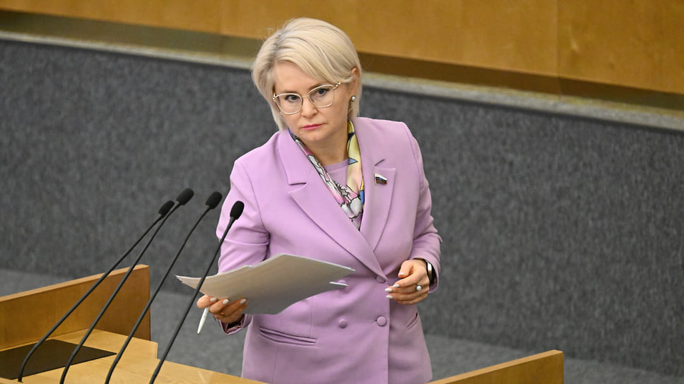 Член комитета ГД России по просвещению Эльвира Аиткулова