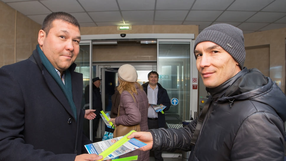 День безопасности дорожного движения начался с раздачи памяток и светоотражающих браслетов