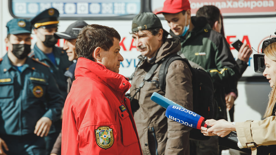 Глава госкомитета по ЧС Фарит Гумеров во время интервью