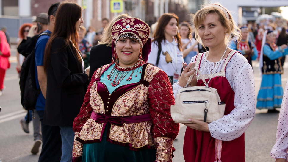 Гости из Беларуси в национальных костюмах
