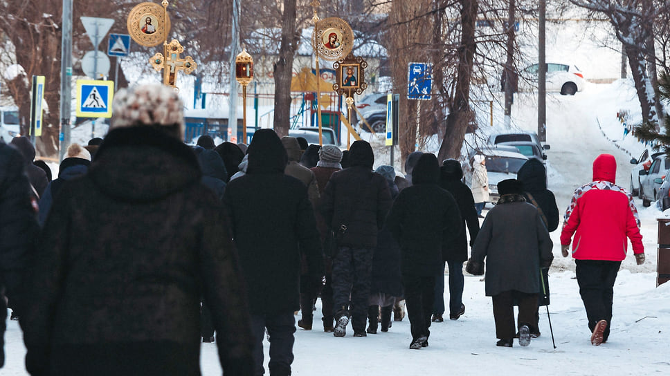 Празднование началось с Крестного хода