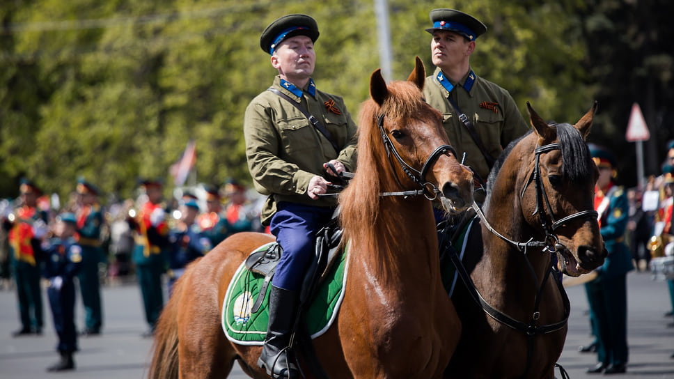 Всадники на параде