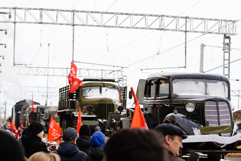 Уфимцы встретили его с лозунгами и флагами