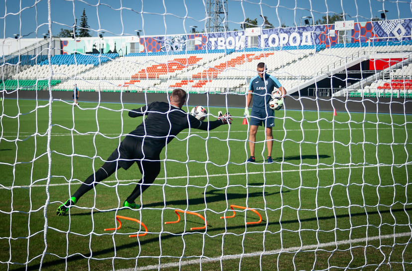 Главный трансфер — возвращение в клуб 38-летнего вратаря Александра Беленова