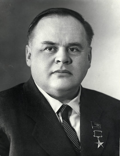 С 1947 по 1977 год коллектив предприятия под руководством директора Михаила Ферина освоил выпуск более 25 образцов авиационных двигателей и вырос в одно из крупнейших предприятий БАССР и отрасли в целом