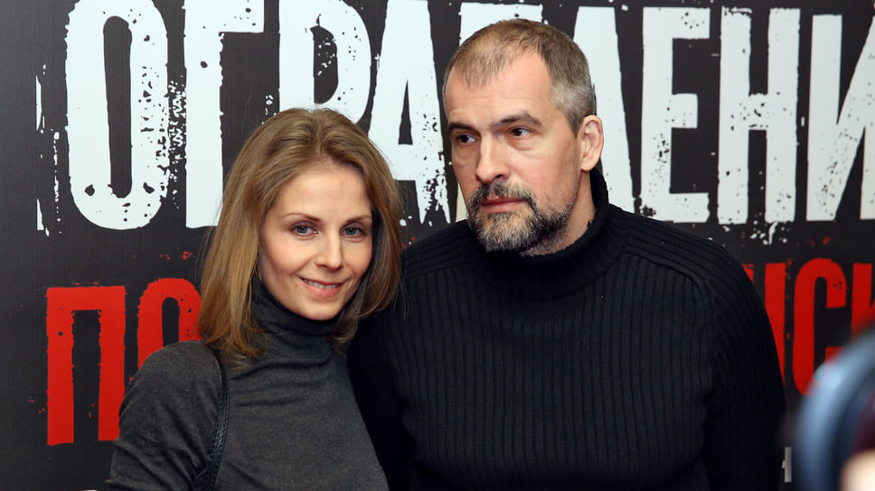 Актер Вячеслав Разбегаев (справа)
