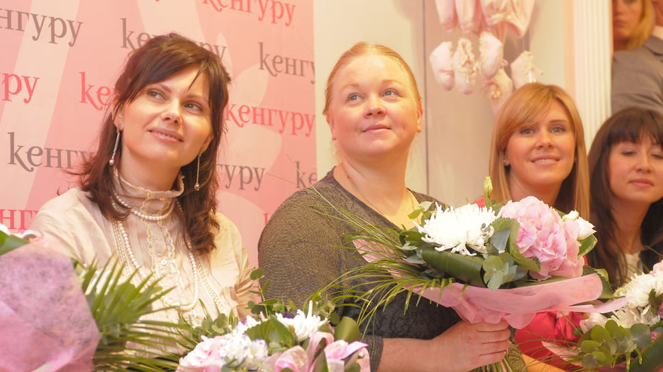 Актриса Зоя Буряк (в центре)