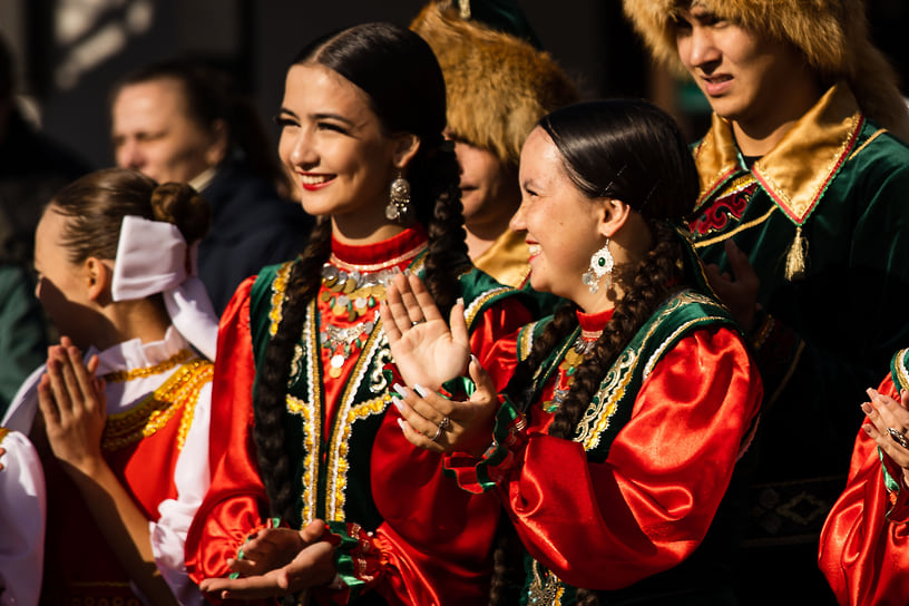Участники фестиваля «Праздник костюма» в Уфе