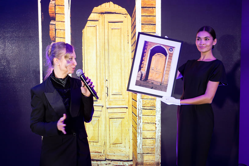 Владелица галереи искусства Ann Art Project Анна Николаева провела благотворительный аукцион в пользу фонда &quot;Ломая барьеры&quot;