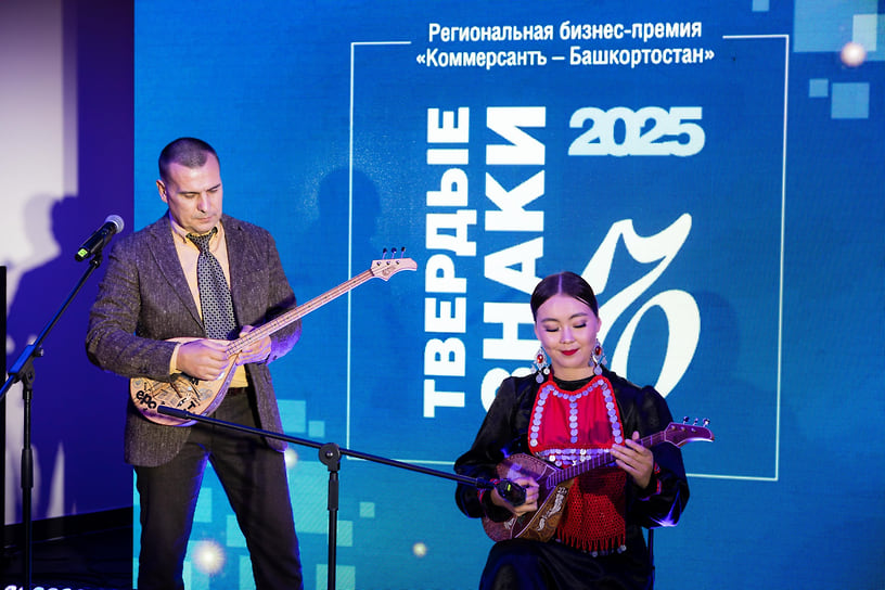 Руководитель ООО &quot;Артель&quot; Сергей Вилков и лауреат Международных и Всероссийских конкурсов Сулпан Алибаева