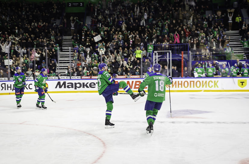 Последнюю шайбу уфимцы забросили в пустые ворота