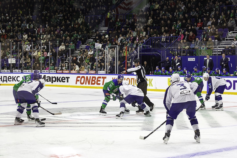 «Салават Юлаев» — «Барыс», вбрасывание в зоне гостей