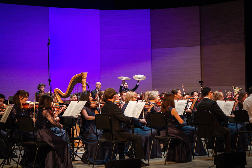 Само произведение великого русского писателя входит в цикл «Повести покойного Ивана Петровича Белкина» — сборник, составленный Александром Пушкиным с некоторой долей иронии. Кроме «Метели» в цикл входят повести «Станционный смотритель», «Барышня-крестьянка», «Выстрел» и «Гробовщик»