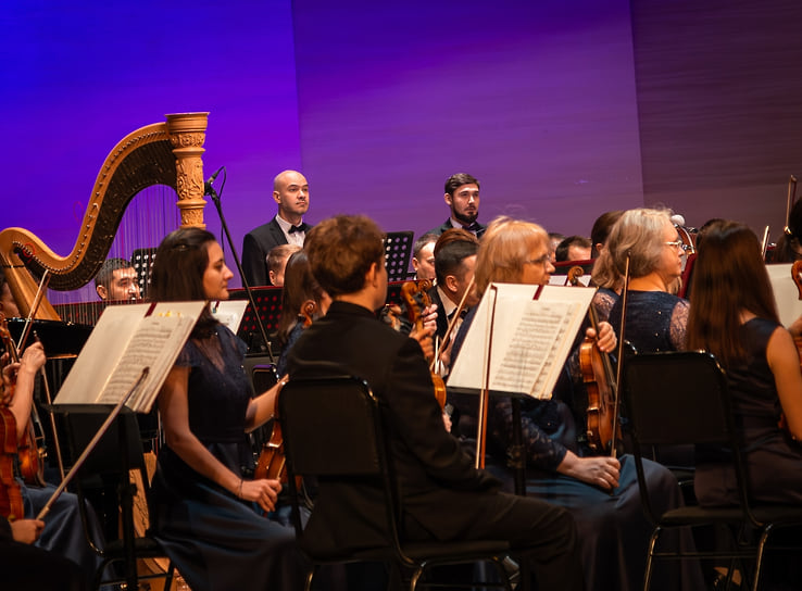 Сюита к «Маскараду» состоит из пяти номеров «Вальс», «Ноктюрн», «Мазурка», «Романс» и «Галоп»