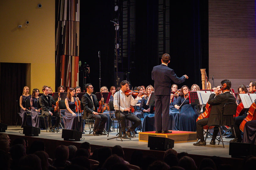 Концерт государственного оркестра Башкирии в первый день седьмого Зимнего фестиваля