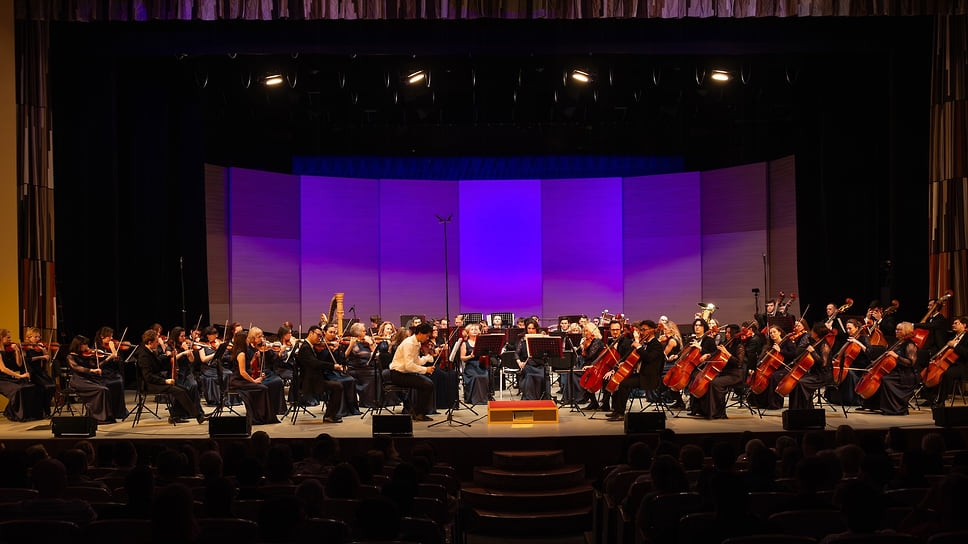 Первый Зимний фестиваль состоялся в 2019 году, когда в государственном концертном зале «Башкортостан» тогда еще национальный симфонический оркестр Башкирии представил «Концерт №1 для фортепиано с оркестром» Петра Чайковского и его же симфонию «Манфред»
