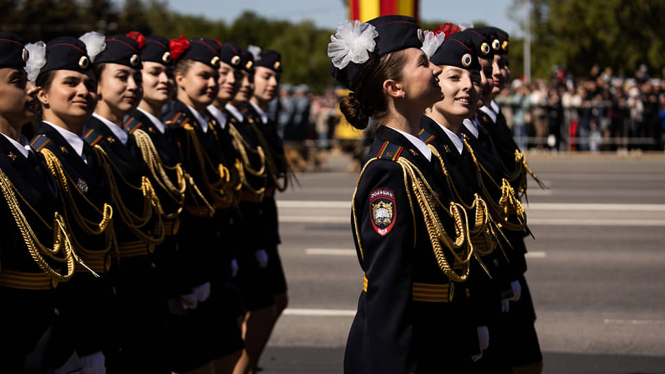 9 мая 2023 года в Уфе отменили шествие «Бессмертного полка». Впрочем, без зрелищ в День Победы уфимцы не остались. По проспекту Октября традиционно прошли курсанты