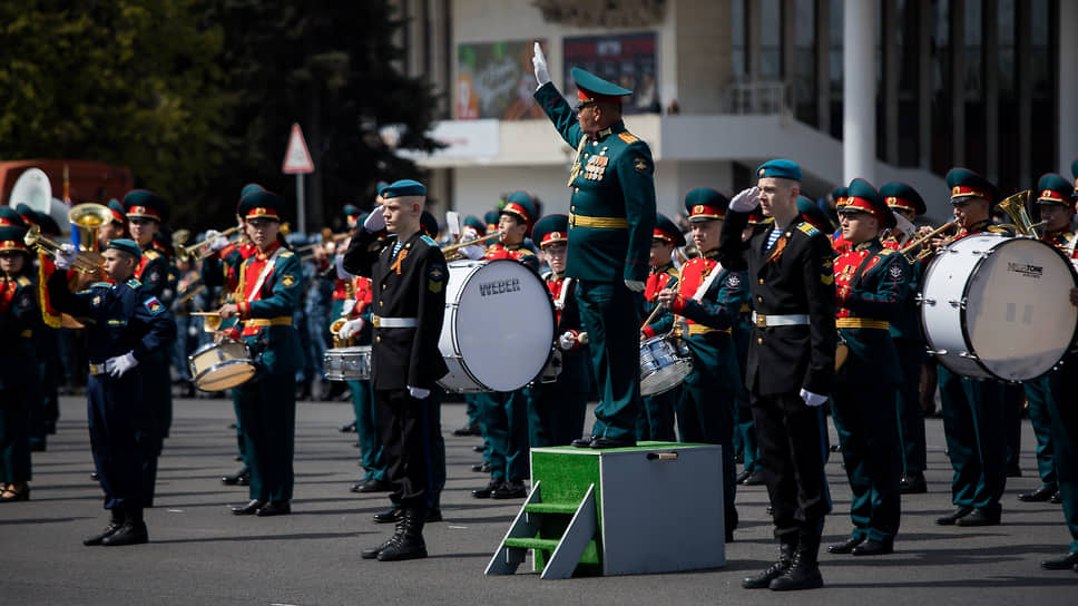 9 мая в Уфе отпраздновали 78-летие Со Дня Победы в Великой отечественной войне. Одним из ключевых мероприятий стал парад военнослужащих и техники на Проспекте Октября в Уфе