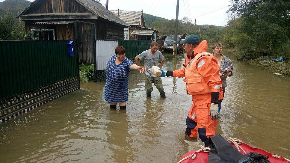 Распределение материальной и финансовой помощи пострадавшим от тайфунов в Приморье теперь проконтролирует правкомиссия