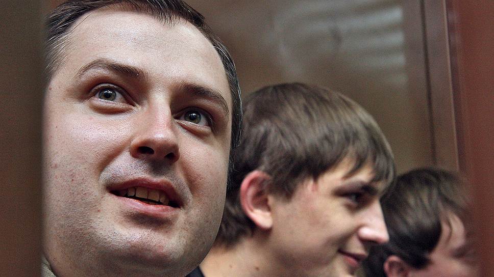 Максим Косенков  (слева) вернулся в Тамбов на полтора года раньше срока