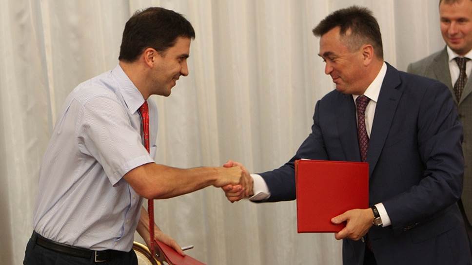 Максим Басов (слева) обнадежил Приморский АПК долговременными инвестициями