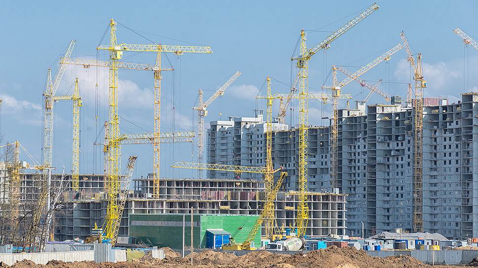 Слабый рубль гарантирует спрос на жилье, считают эксперты 